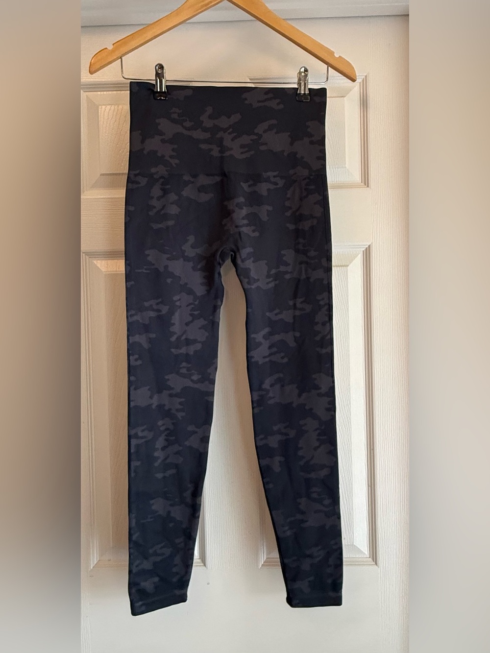 Spanx Leggings Womens XL Black Camo Look At Me Now Seamless High Rise Shaping